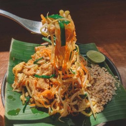 ผัดไท สุโขทัย ( ไข่ 2 ฟอง )