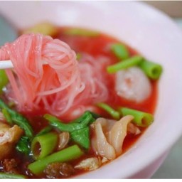 ก๋วยเตี๋ยวเส้นเล็ก เย็นตาโฟ