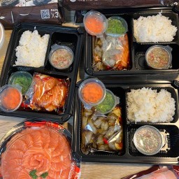 แซลมอนคุณชุ เดลิเวอรี่ salmonkunchu ศรีราชา