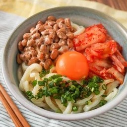 Udon-Hot-kimuchi-Natto-Raw Egg-300gอุด้งร้อน+กิมจิ+นัตโตะ+ไข่ดิบ温かい月見キムチ納豆うどん300