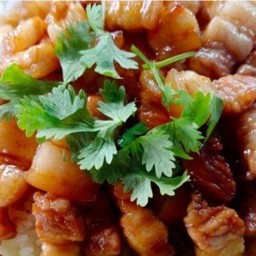 หมูหวาน (หมู 3 ชั้น)  กับข้าว