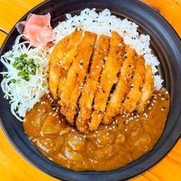 ข้าวแกงกระหรี่หมูทอดทงคัตสึ