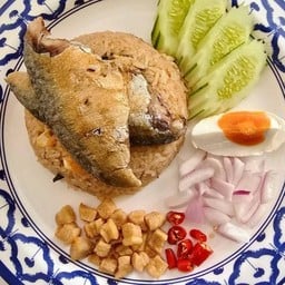 ข้าวผัดกากหมู ปลาทู