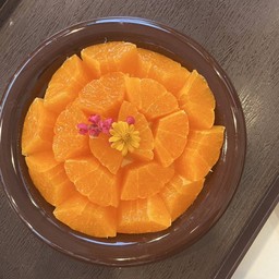 ส้ม พร้อมทาน