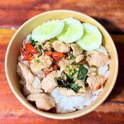 กระเพราหมูชิ้น