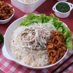 หมี่ไก่ฉีก รสแซ่บ