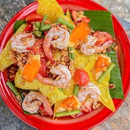 ส้มตำ ไทยเกี๊ยวกรอบกุ้งสด+ไข่เค็ม