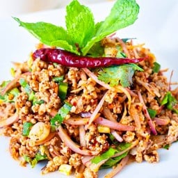 ลาบหมู คั่วแห้งจัดจ้าน