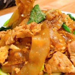 ผัดซีอิ๊วไข่เส้นใหญ่