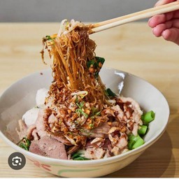 ก๋วยเตี๋ยวแห้ง เส้นหมี่