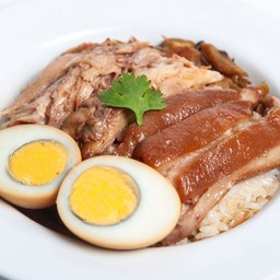 ข้าวขาหมู+ไข่พะโล้