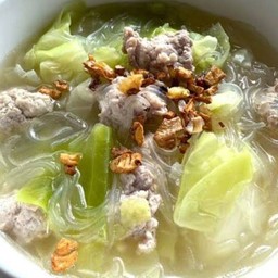 ต้มจืดกะหล่ำปลีวุ้นเส้น,หมูสับ