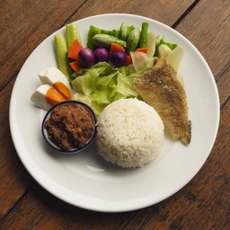 ข้าวน้ำพริกลงเรือ