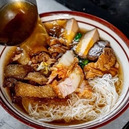 เส้นหมี่จั๊บ