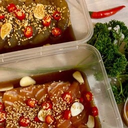 Khao dong แซลมอนดองซีอิ๊ว-sarithai