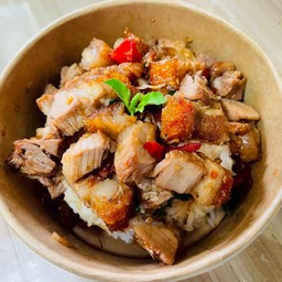 ข้าวกระเพราหมูกรอบ