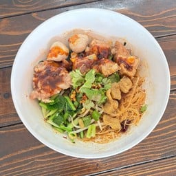 ช.อาณาจักรก๋วยเตี๋ยวหมูตุ๋น