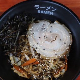 ยากิโซบะราเมง