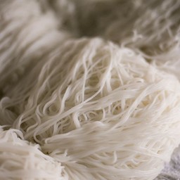 เส้นหมี่ลวก