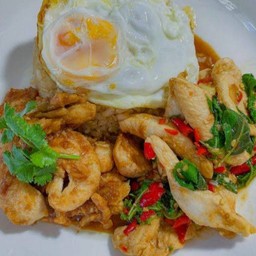 กระเพราไก่   ไข่ดาว