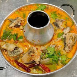 ต้มยำปลากระพงหม้อไฟ