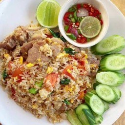 ข้าวผัดหมูชิ้น