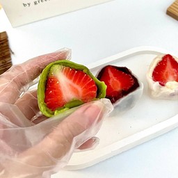 Daifuku strawberry Size M  (1ลูก)