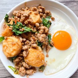 กระเพาเต้าหู้หมูสับ