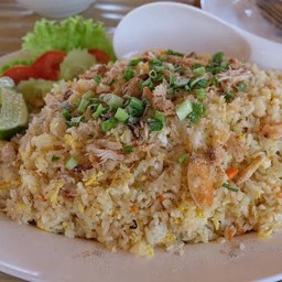ข้าวผัดหมูจานใหญ่