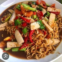 ตำมาม่าหมูยอ