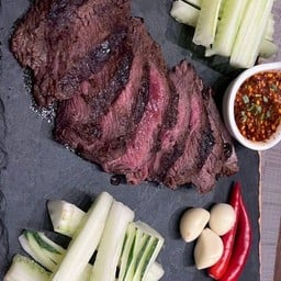 เนื้อออสเตรเลียเเองกัสย่างจิ้มแจ่ว