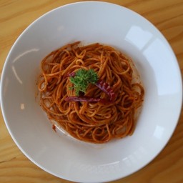 สปาเก็ตตี้ผัดพริกแห้ง เบคอน