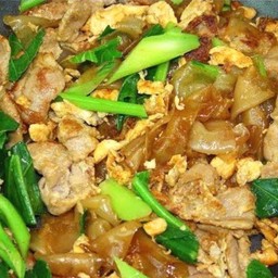 เส้นใหญ่ ผัดซีอิ๊ว
