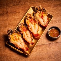 กุ้งแม่น้ำเผาจัมโบ้ 4 ตัว