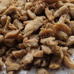 เจ๊เหรียญหมูโค้วหรือหมูทอดข้าวเหนียว รามคำแหง58/4