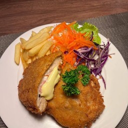 อกไก่ยัดแฮมชีส Chicken Steak Stuffed with ham cheese