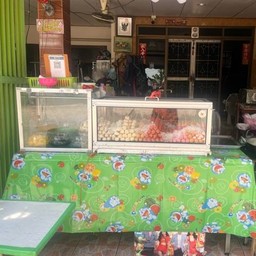 หน้าบ้านป้าแต้ม น้ำแข็งใสลูกชิ้นปิ้งทอด