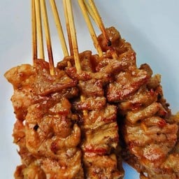 หมูปิ้ง (ติดมัน) 10ไม้ย่างใหม่ร้อน