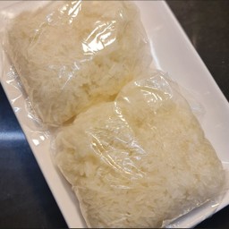ข้าวเหนียวเขี้ยวงู 1 ห่อ