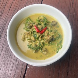 แกงคั่วหอยขมใบชะพลู