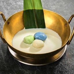 บัวลอยนมสด