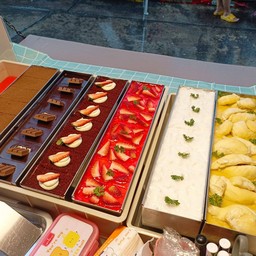 Naimat bakery ตลาดเอี่ยมสมบัติ