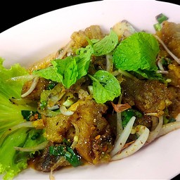 ลาบหมูกรอบ