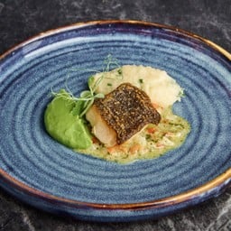 สเต็กปลาคอดซอสคองกาเซ่ไวท์ไวน์