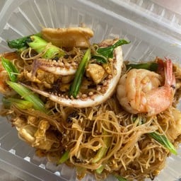 เส้นหมี่ผัดซีอิ๊วทะเล