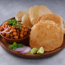 Puri chole