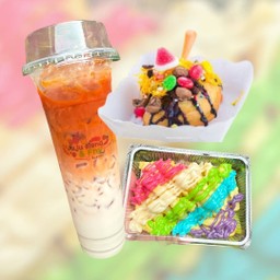 [เซตสุดฮิต] เฟรนช์ฟรายส์+ ชีสสายรุ้ง + ไอติมทอด 1 ลูก พร้อมท๊อปปิ๊ง + ชาไทยลาเต้นมสด ( เน้นนม )