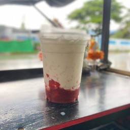 สตอเบอรรี่นมสด