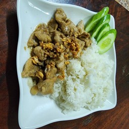 ข้าวกระเทียม