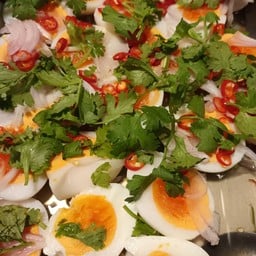 ยำไข่ต้ม